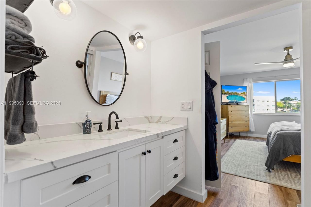 7676 Trent Dr , Unit 308, Tamarac, FL 33321 Photo