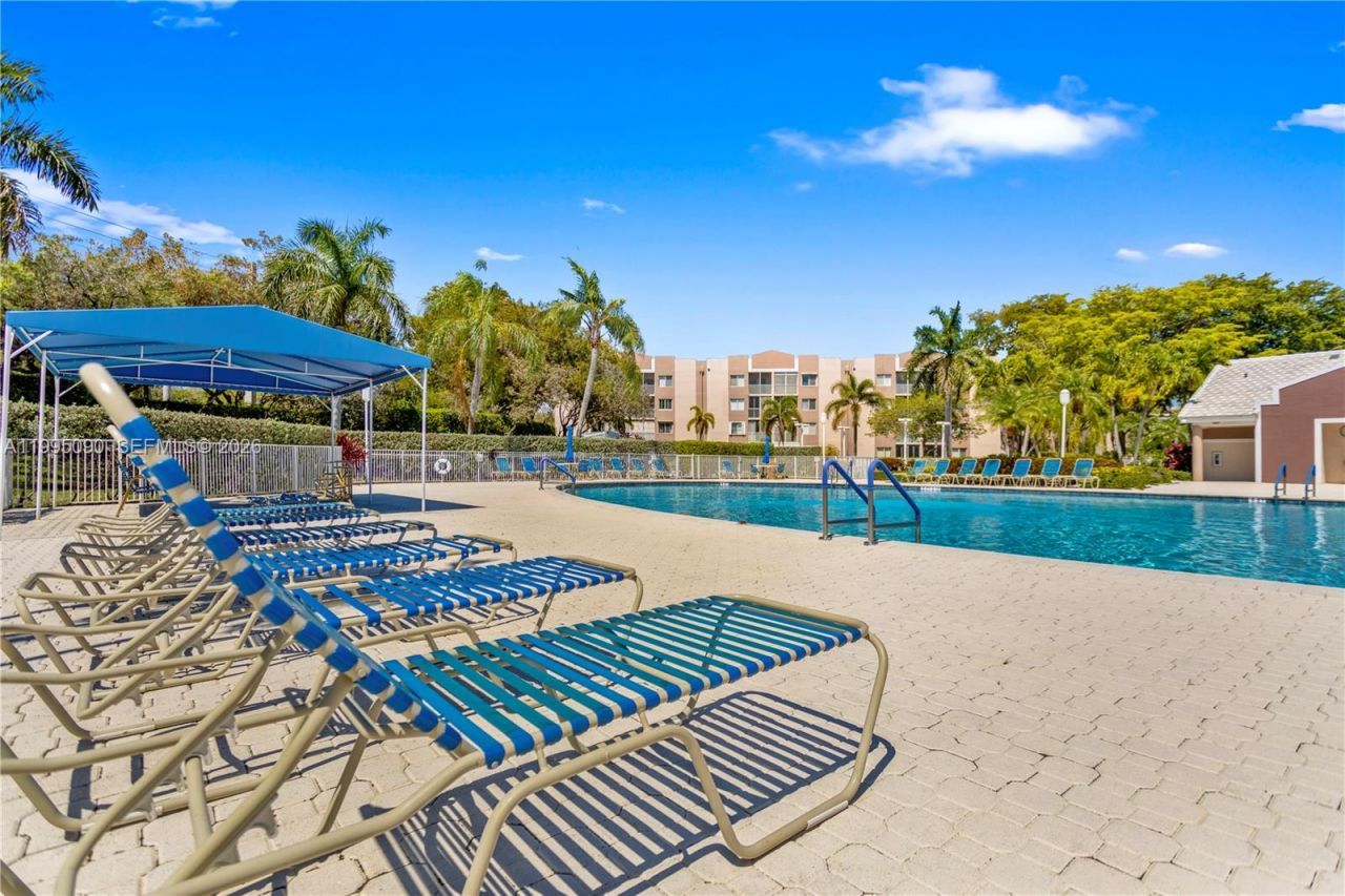 7676 Trent Dr , Unit 308, Tamarac, FL 33321 Photo