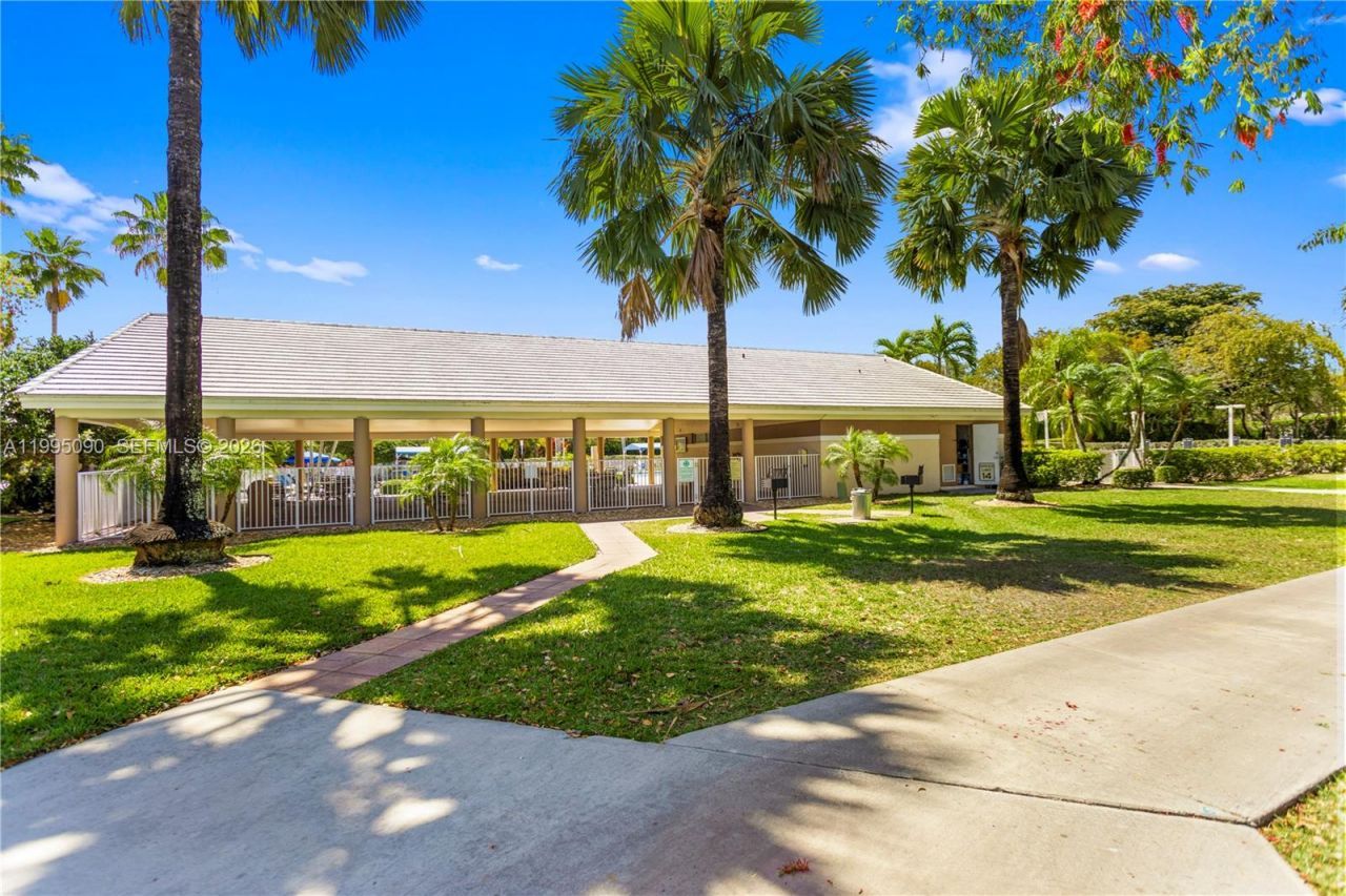 7676 Trent Dr , Unit 308, Tamarac, FL 33321 Photo