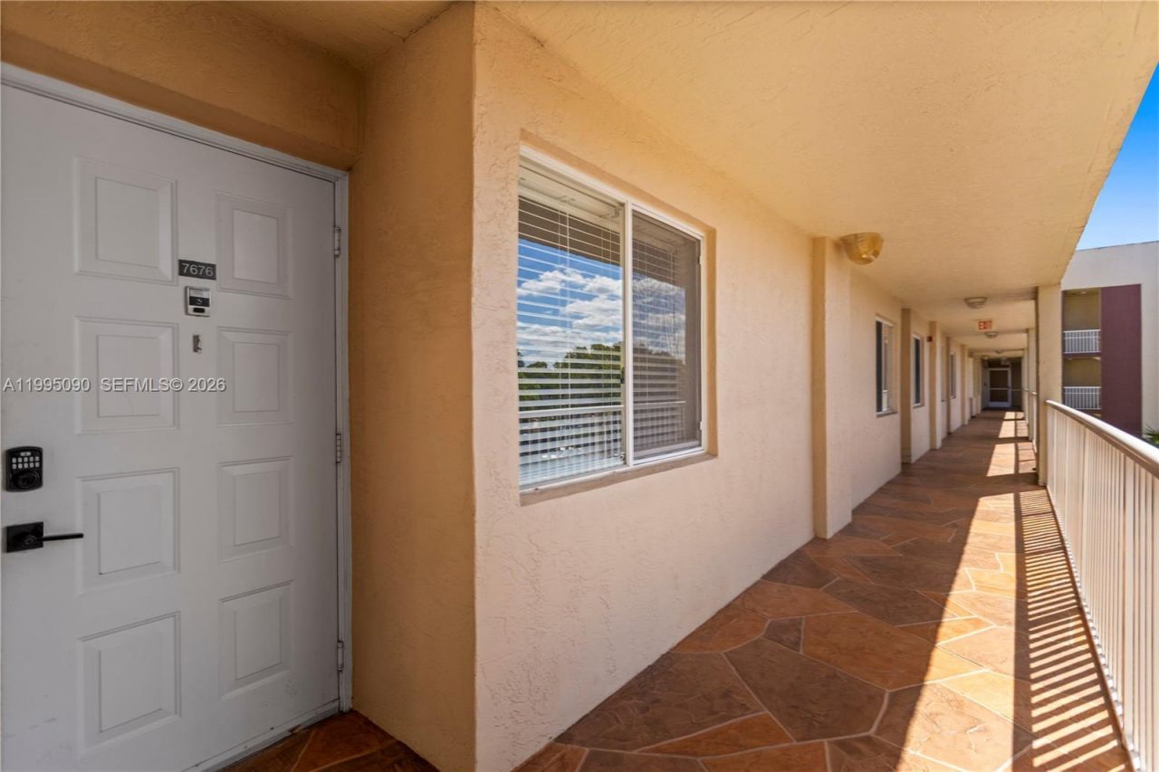 7676 Trent Dr , Unit 308, Tamarac, FL 33321 Photo