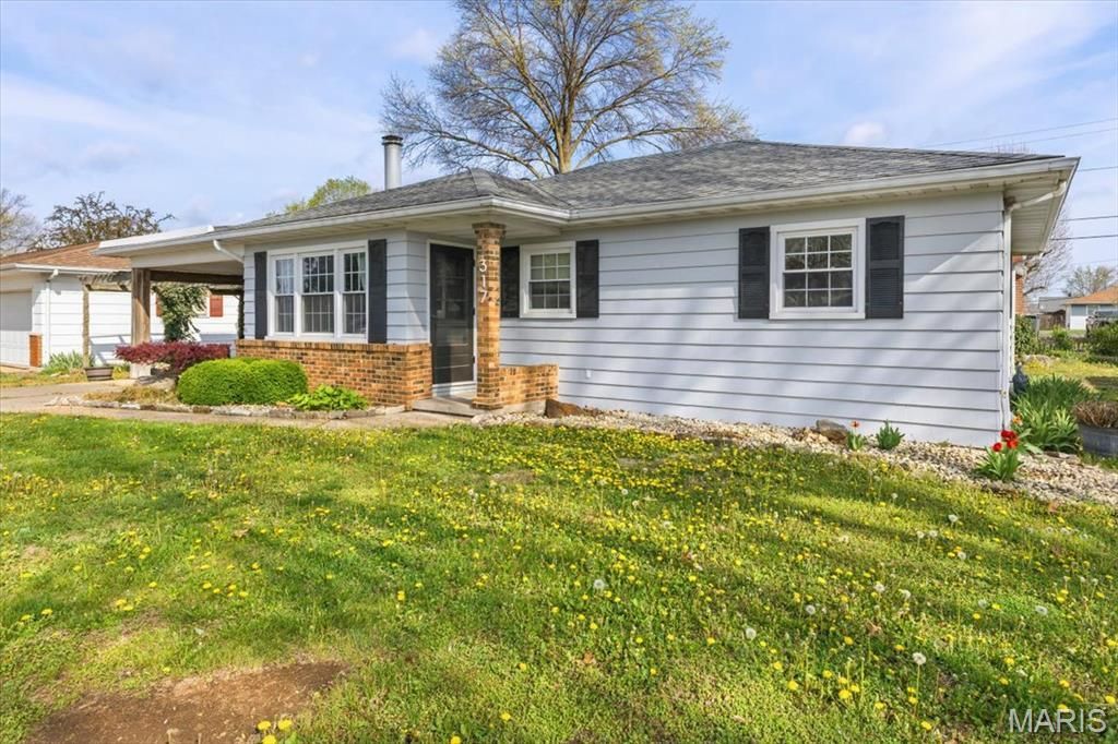 317 W Field Drive, Red Bud, IL 62278 Main Photo