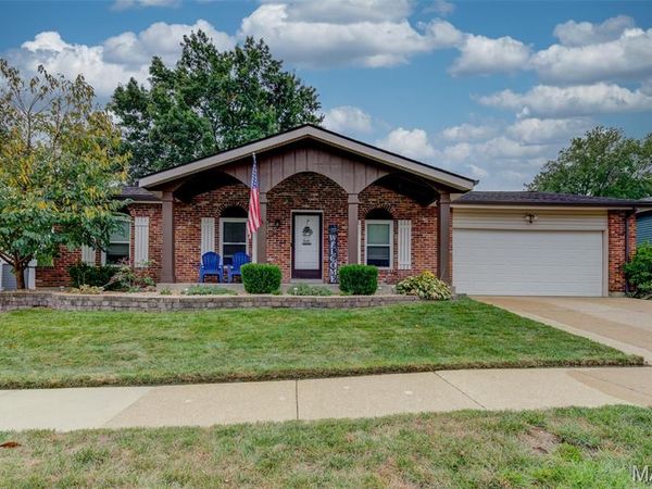 752 Rockridge Drive , Manchester, MO 63021