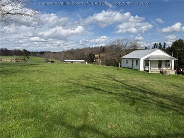 900 Ravenswood Pike, Ripley, WV 25271