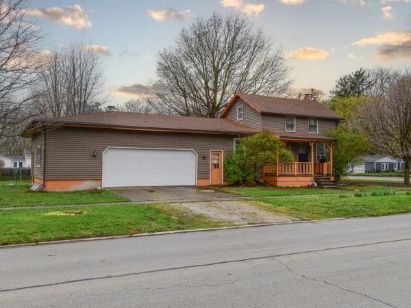 310 N 1st Street , Fairbury, IL 61739