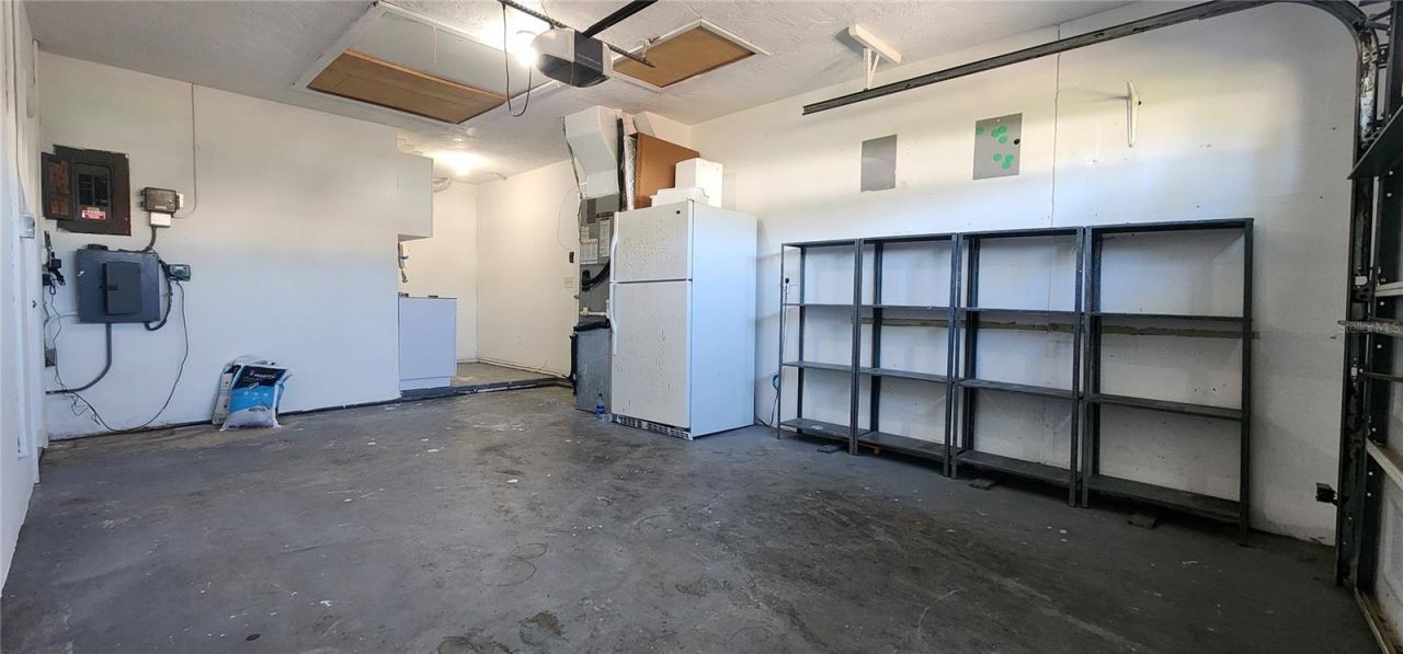 8211 7th St N , Saint Petersburg, FL 33702 Photo