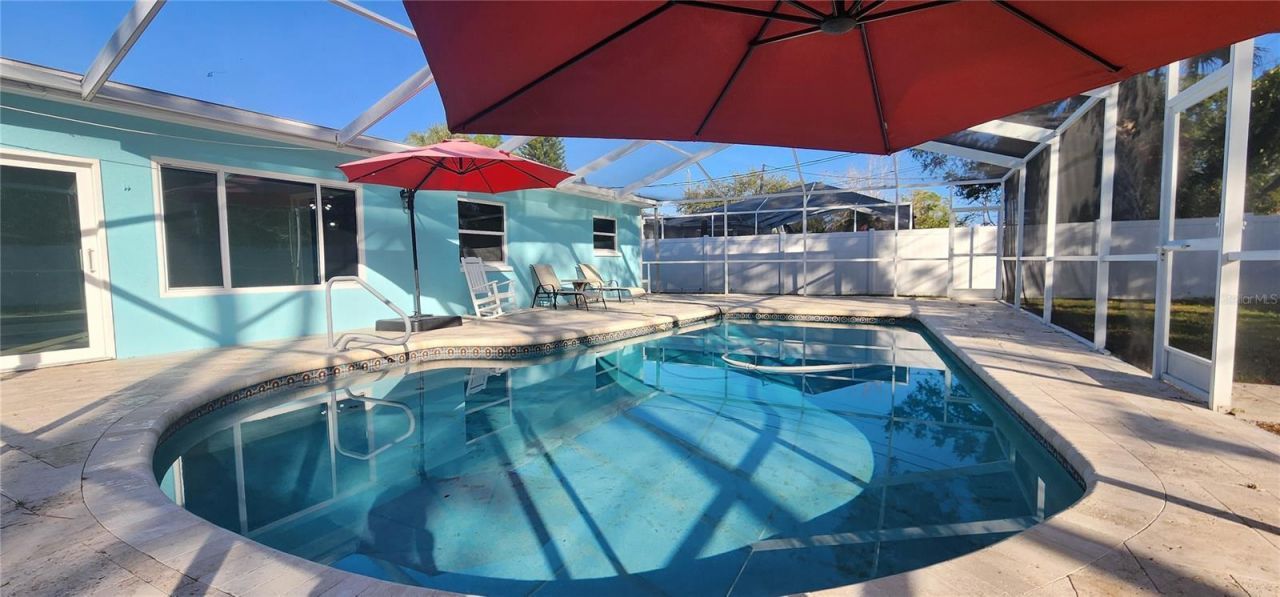 8211 7th St N , Saint Petersburg, FL 33702 Photo