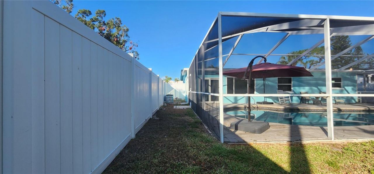 8211 7th St N , Saint Petersburg, FL 33702 Photo