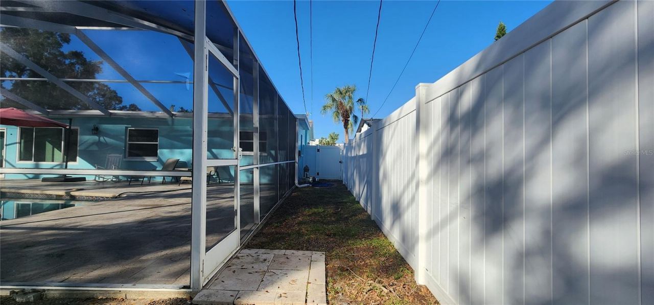 8211 7th St N , Saint Petersburg, FL 33702 Photo