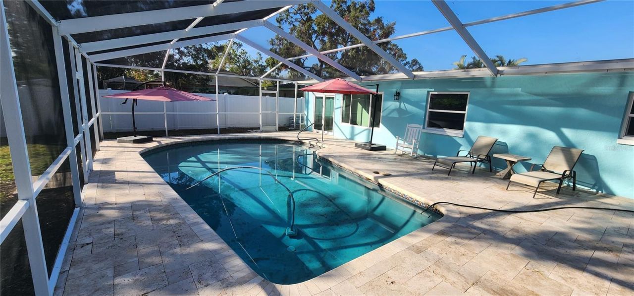 8211 7th St N , Saint Petersburg, FL 33702 Photo