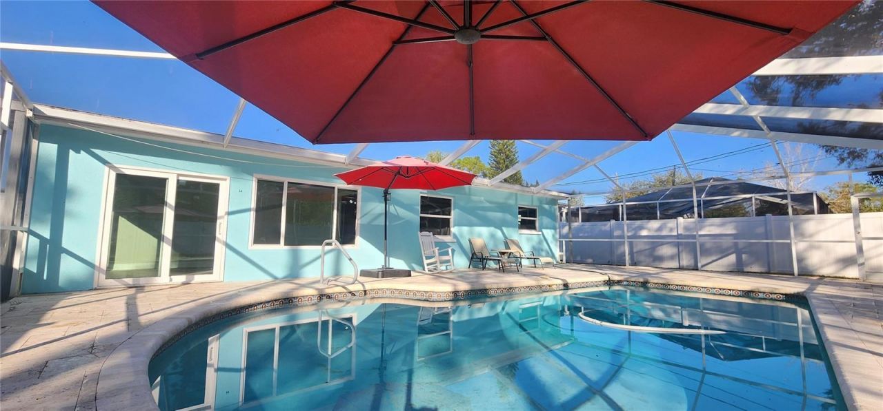 8211 7th St N , Saint Petersburg, FL 33702 Photo