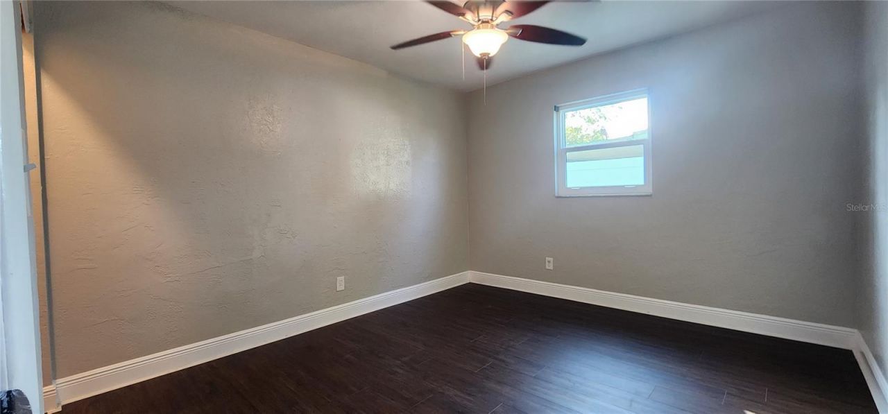 8211 7th St N , Saint Petersburg, FL 33702 Photo