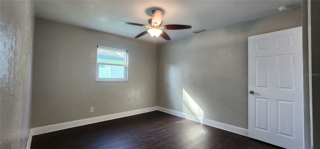 8211 7th St N , Saint Petersburg, FL 33702 Photo