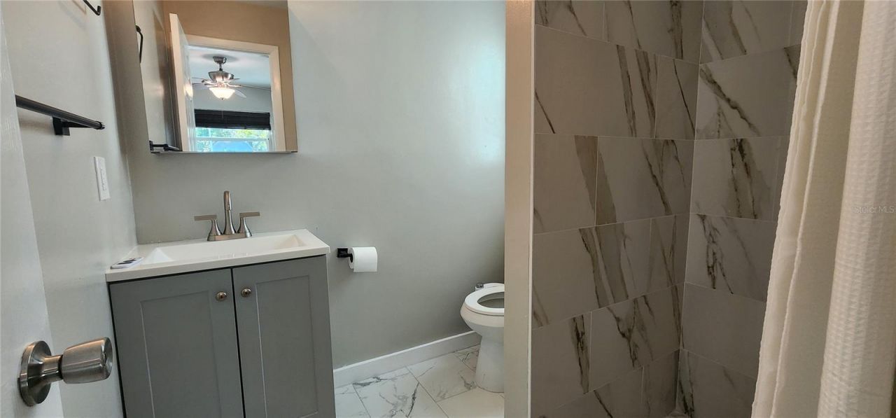 8211 7th St N , Saint Petersburg, FL 33702 Photo