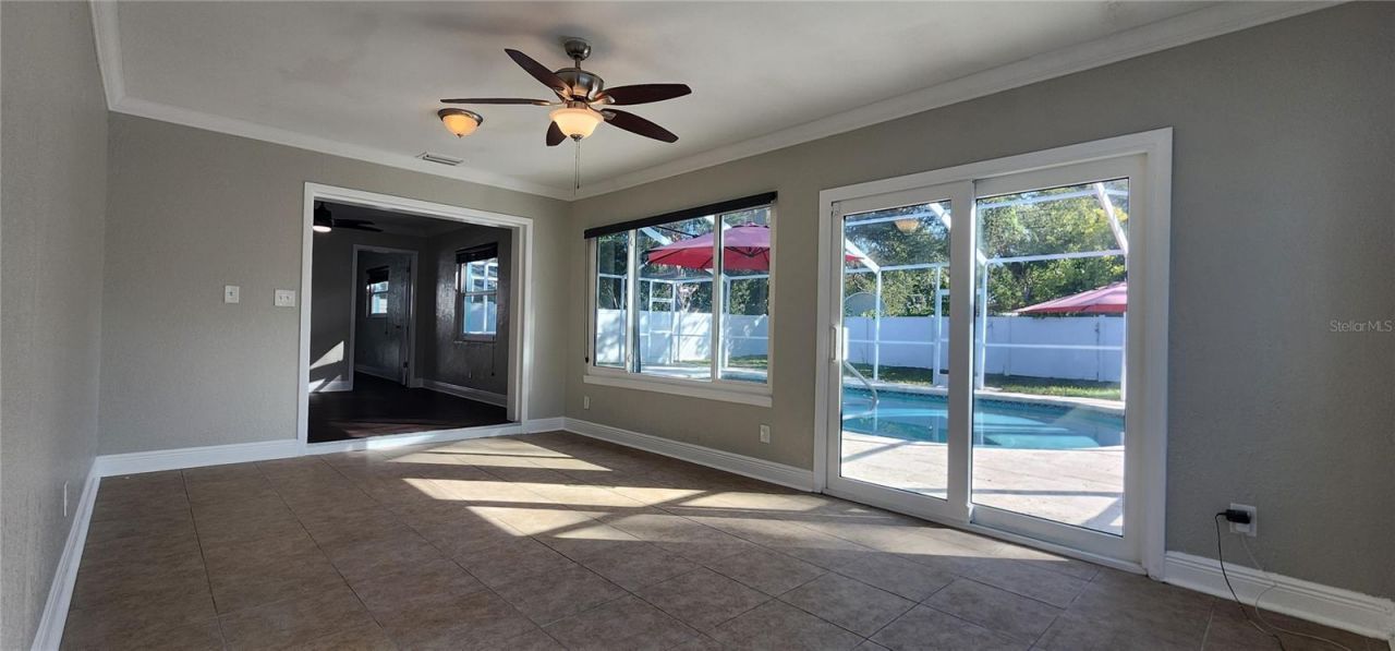 8211 7th St N , Saint Petersburg, FL 33702 Photo