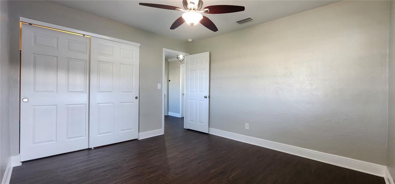 8211 7th St N , Saint Petersburg, FL 33702 Photo