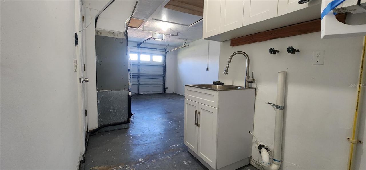 8211 7th St N , Saint Petersburg, FL 33702 Photo