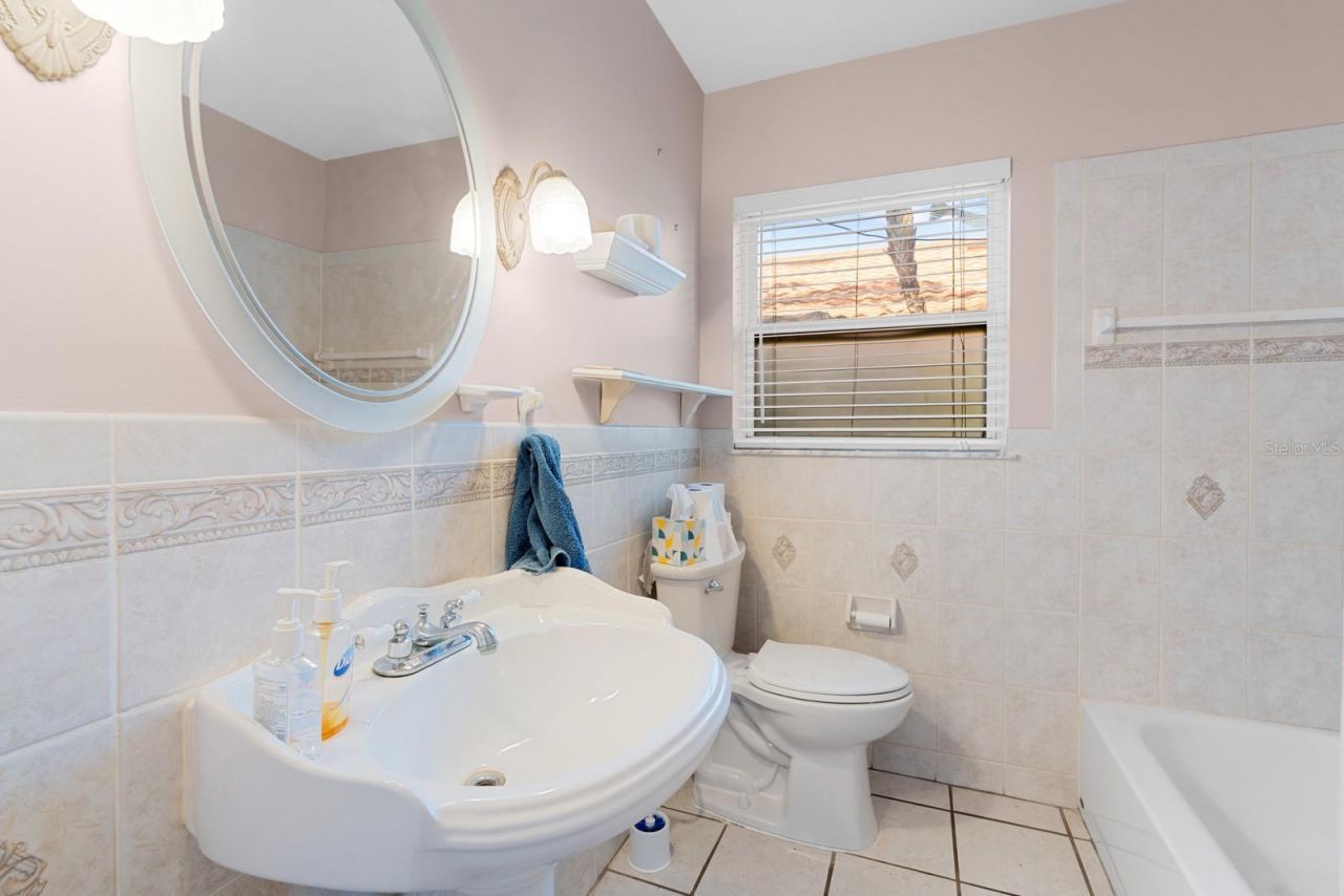 3414 W Wallcraft Avenue , Tampa, FL 33611 Photo