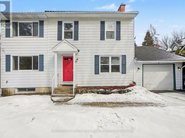 5 Arundel Avenue, Ottawa, ON K1K0B1
