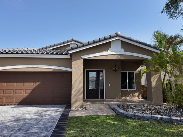 4572 SW 14th Street, Deerfield Beach, FL 33442
