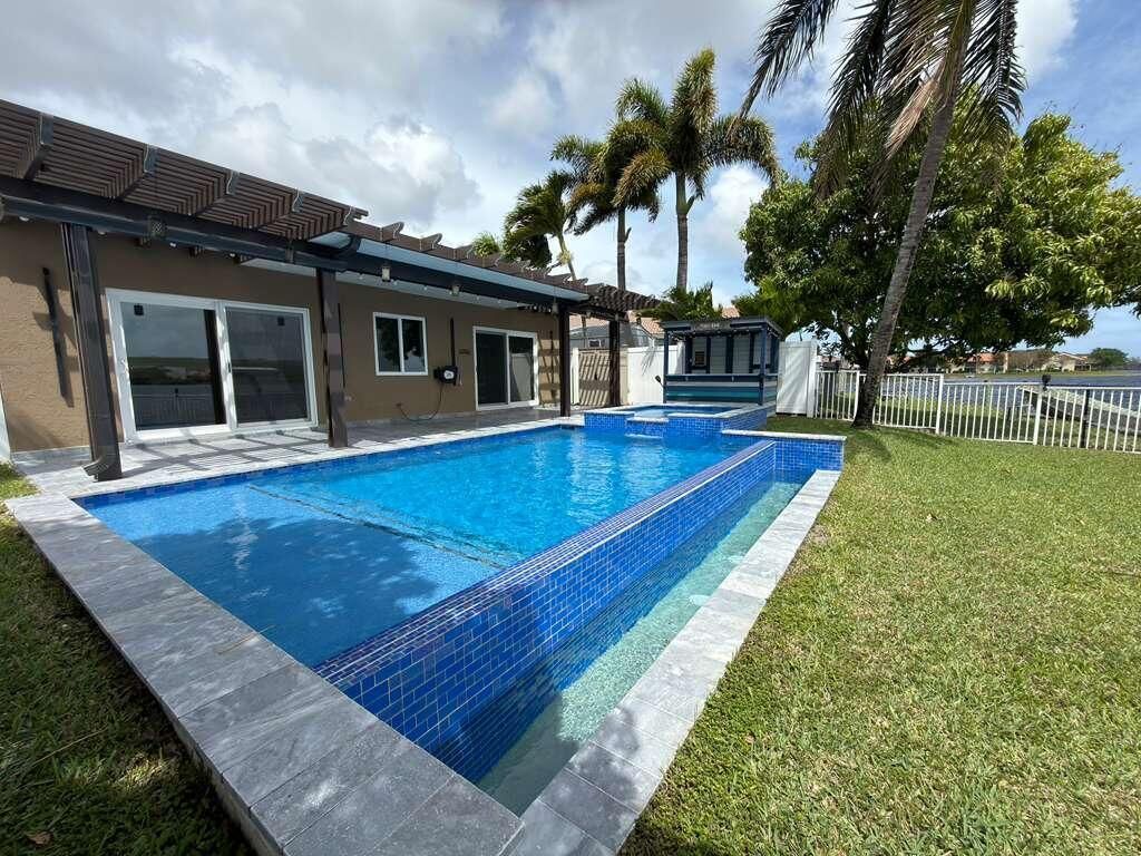 4572 SW 14th Street, Deerfield Beach, FL 33442 Photo