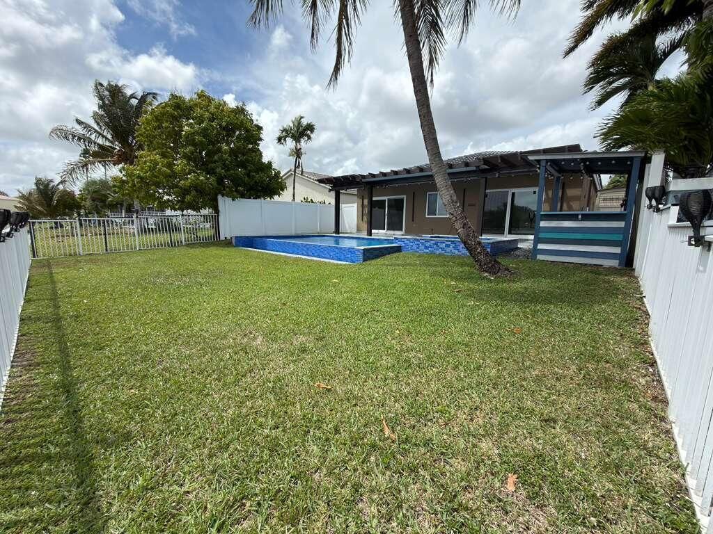 4572 SW 14th Street, Deerfield Beach, FL 33442 Photo