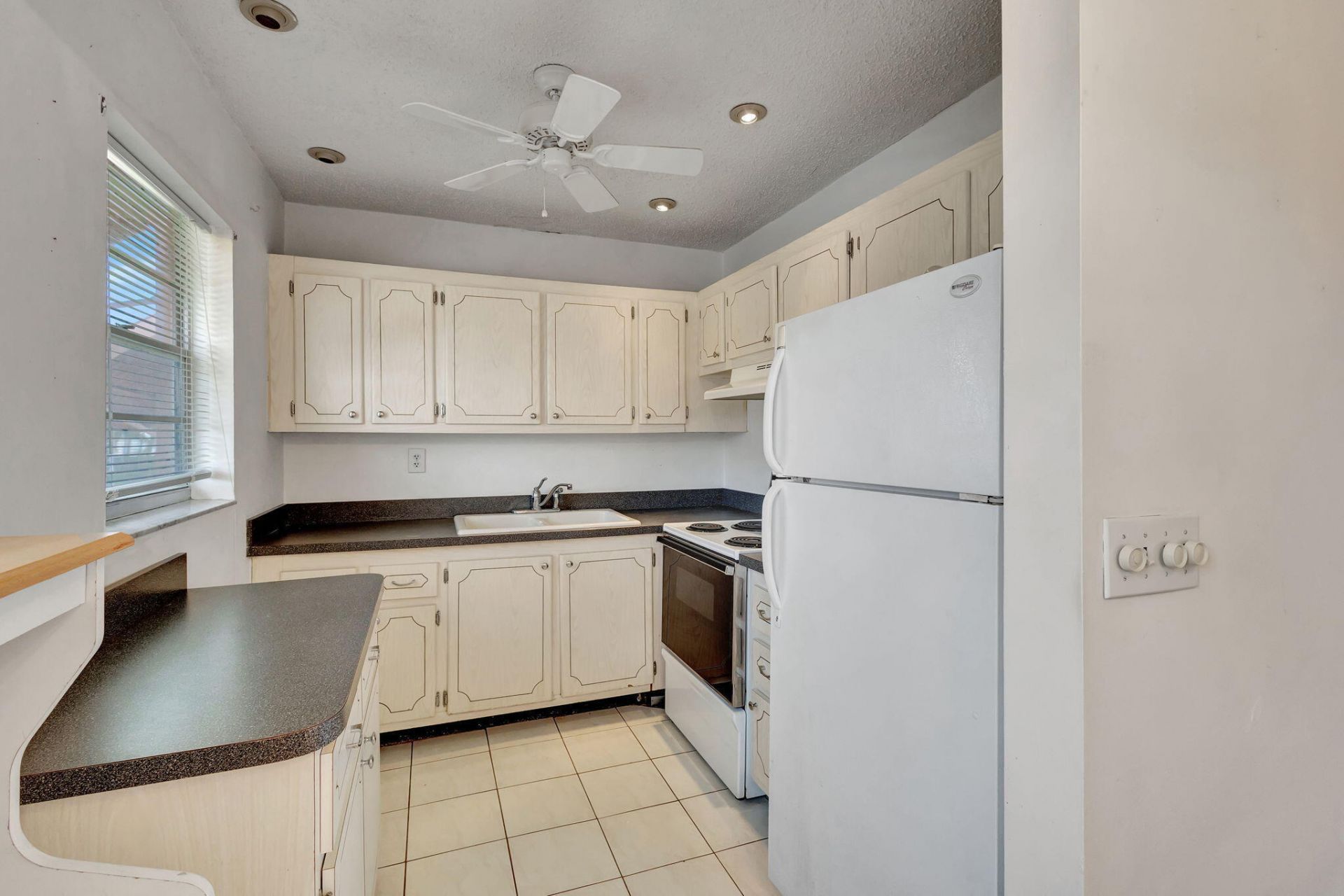 332 Sheffield N, West Palm Beach, FL 33417 Photo