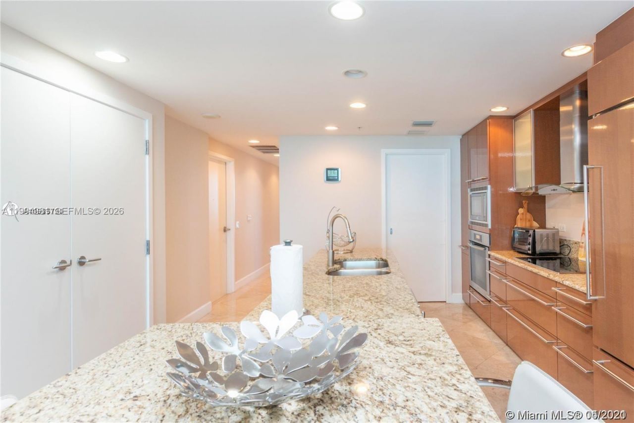3801 Collins Ave , Unit 1102, Miami Beach, FL 33140 Photo