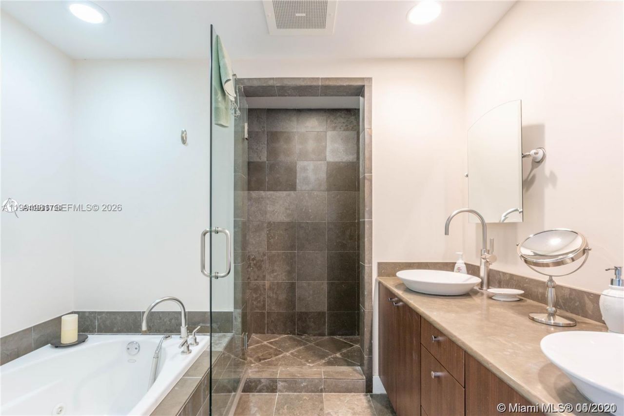 3801 Collins Ave , Unit 1102, Miami Beach, FL 33140 Photo