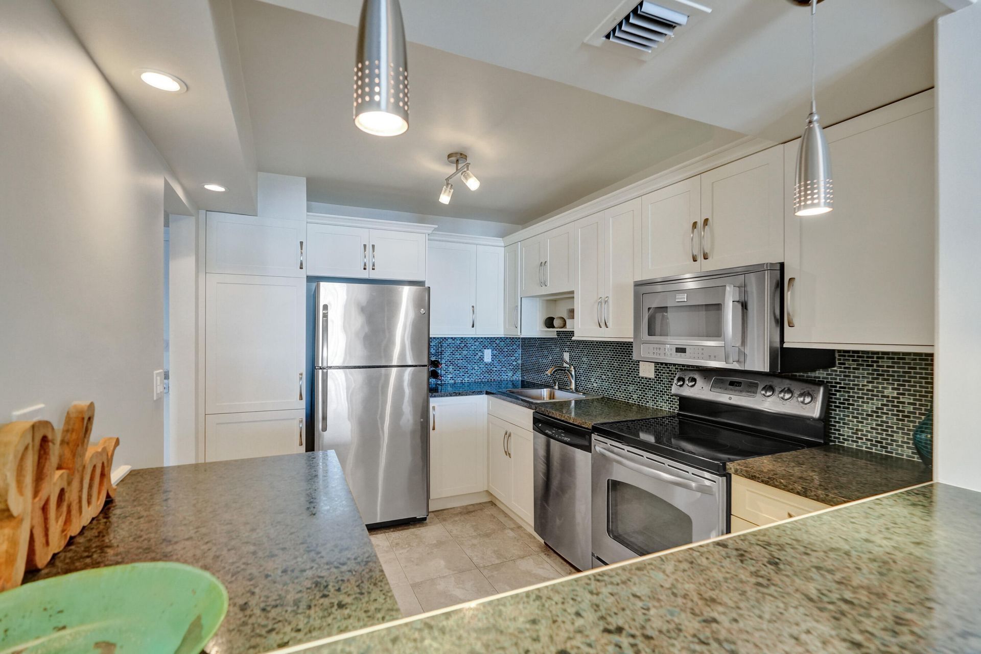 2301 S Ocean Drive, Unit 1408, Hollywood, FL 33019 Photo