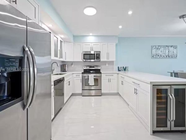 19370 Collins Ave, Unit 1121, Sunny Isles Beach, FL 33160