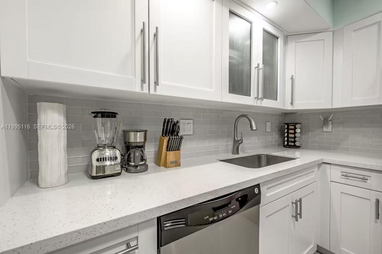 19370 Collins Ave , Unit 1121, Sunny Isles Beach, FL 33160 Photo