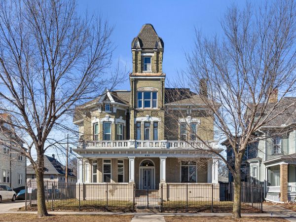 920 Main St, Racine, WI 53403