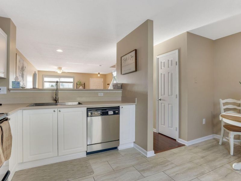 6094 Phar Lap Drive, Unit 16, New Albany, OH 43054 Photo 8