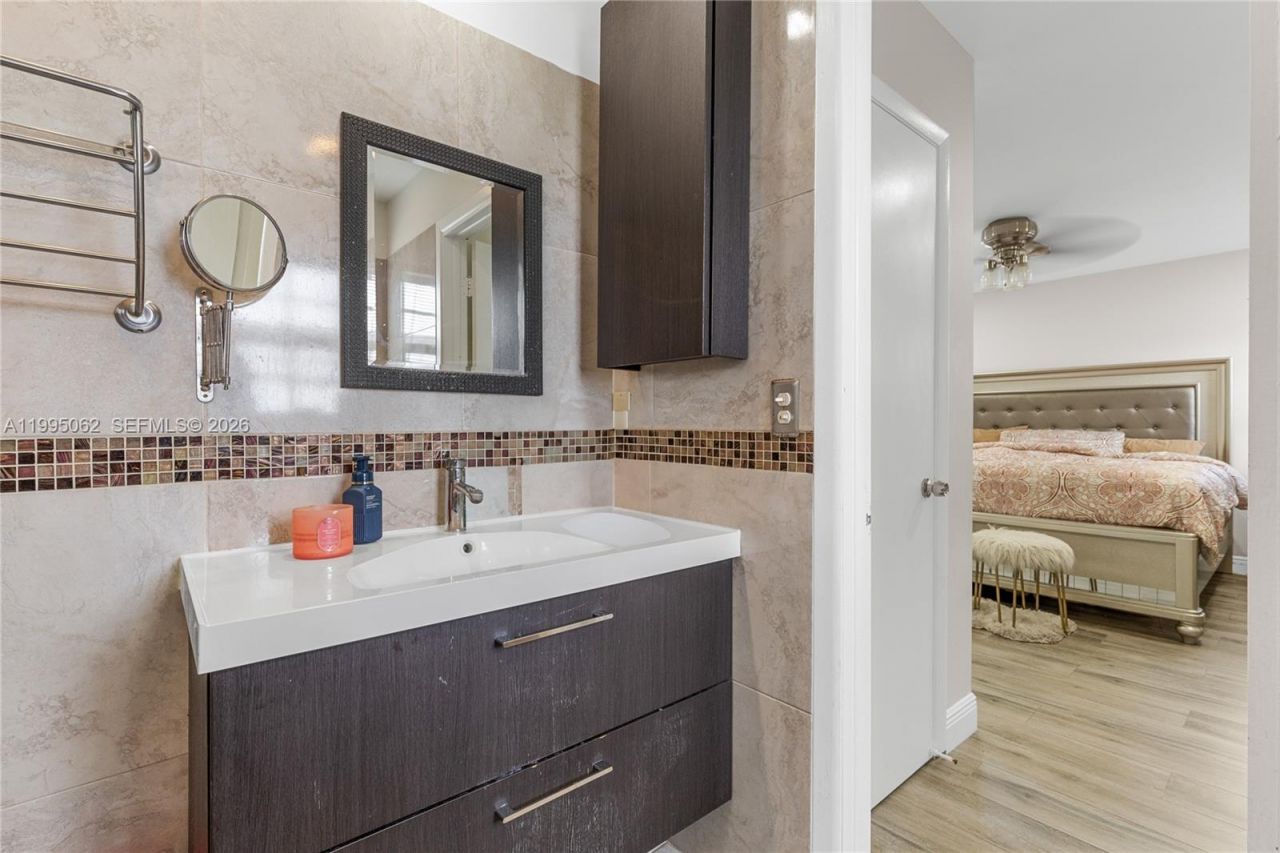 6330 Funston St , Hollywood, FL 33023 Photo