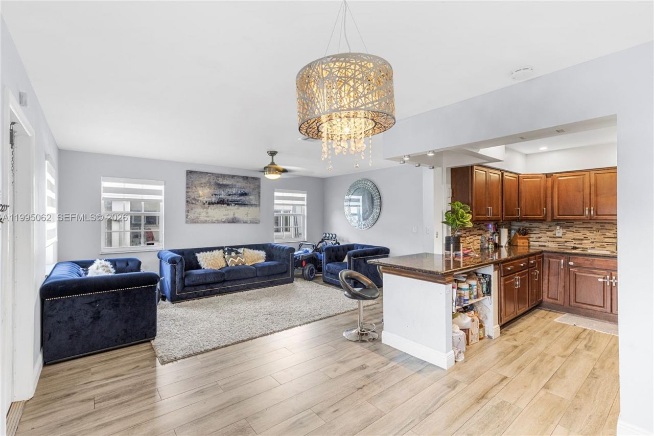 6330 Funston St , Hollywood, FL 33023 Photo