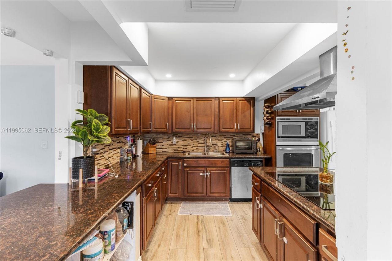 6330 Funston St , Hollywood, FL 33023 Photo