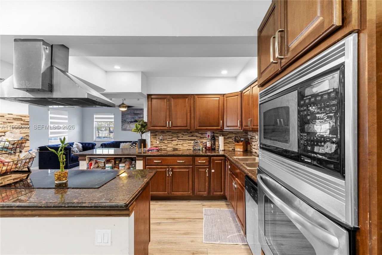 6330 Funston St , Hollywood, FL 33023 Photo