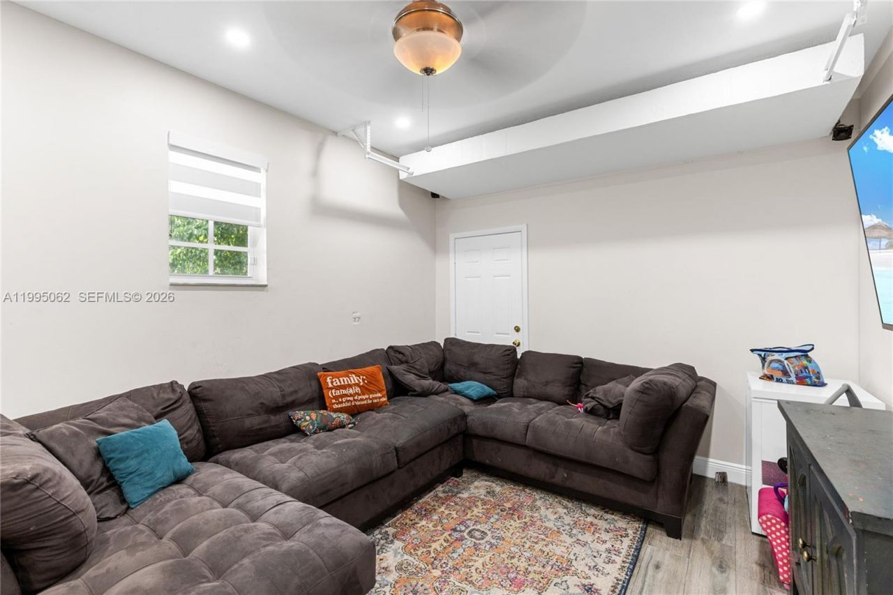 6330 Funston St , Hollywood, FL 33023 Photo