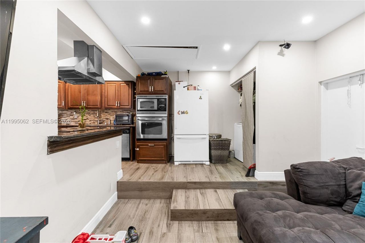 6330 Funston St , Hollywood, FL 33023 Photo