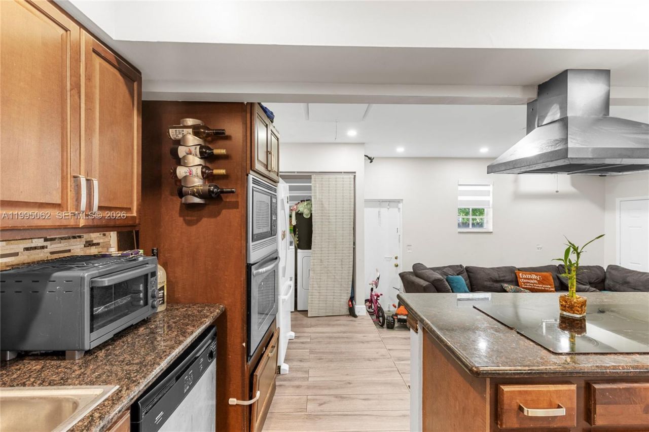 6330 Funston St , Hollywood, FL 33023 Photo