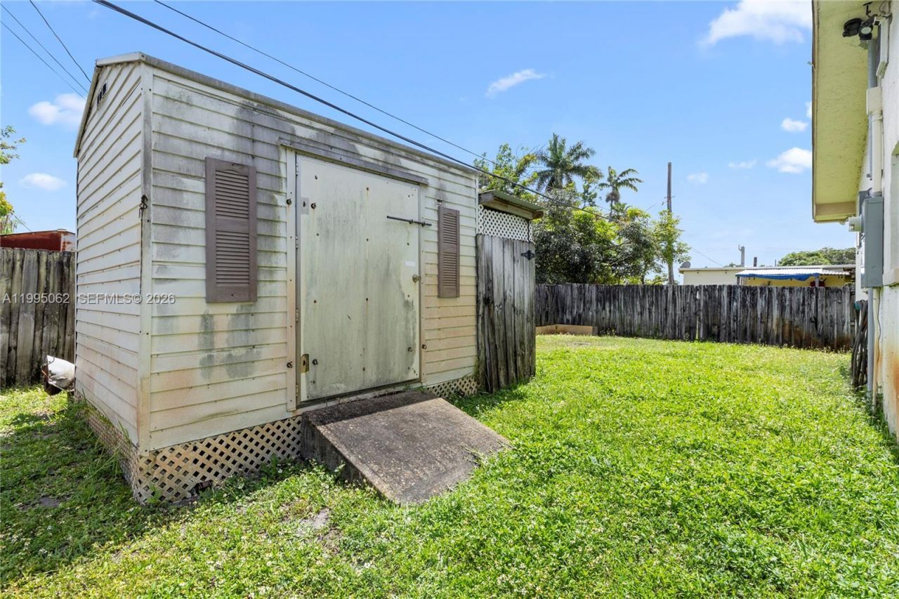 6330 Funston St , Hollywood, FL 33023 Photo