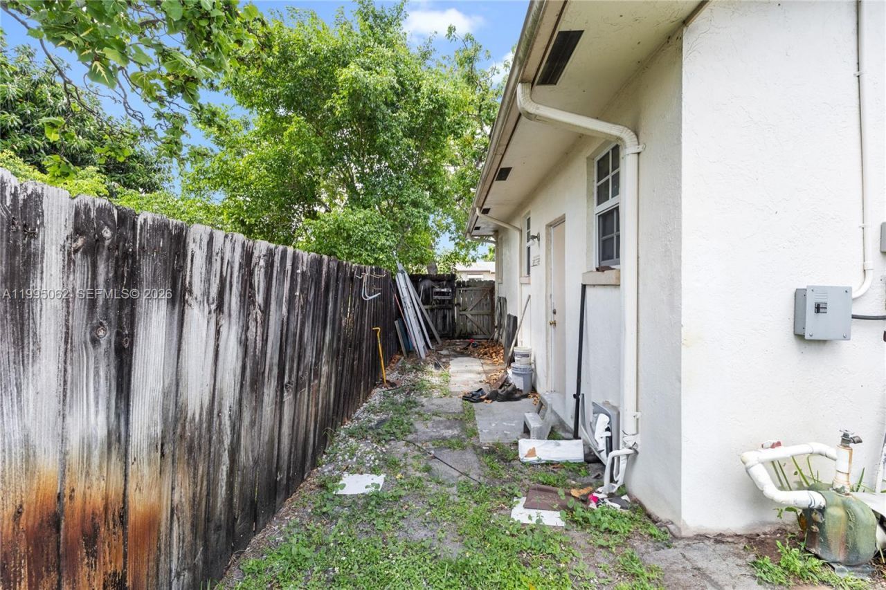 6330 Funston St , Hollywood, FL 33023 Photo