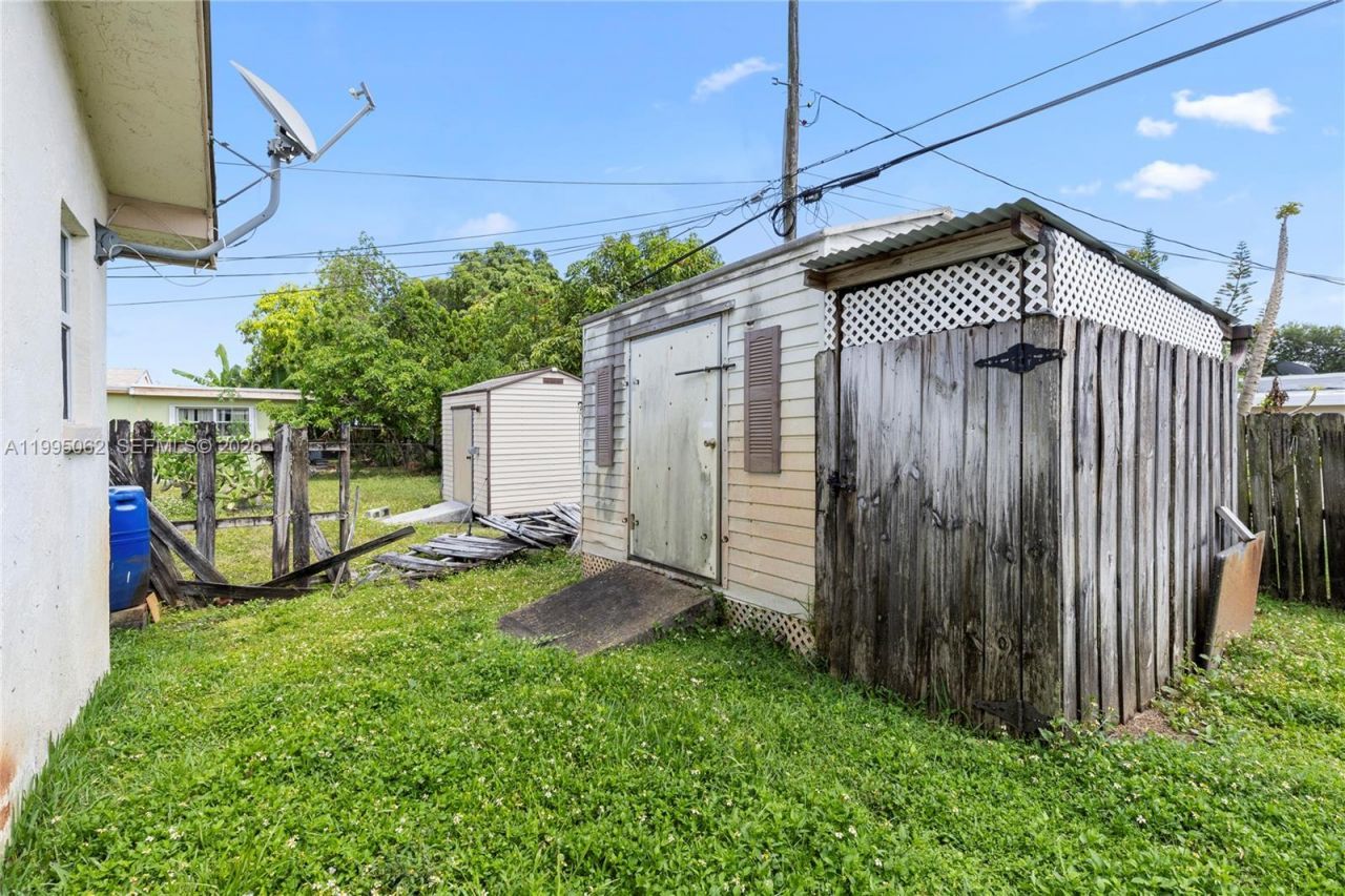 6330 Funston St , Hollywood, FL 33023 Photo