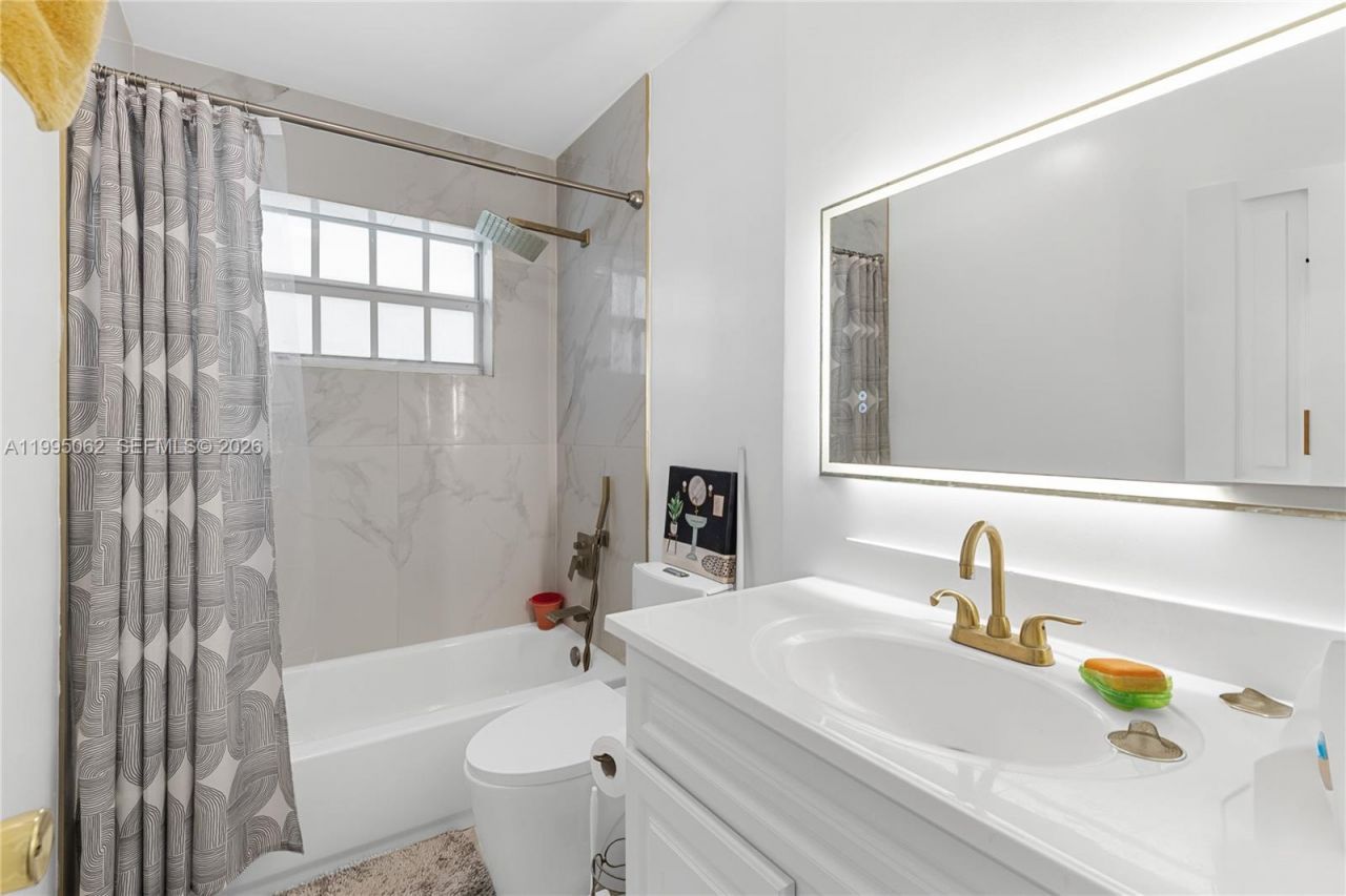 6330 Funston St , Hollywood, FL 33023 Photo