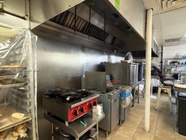 163rd , North Miami Beach, FL 33162