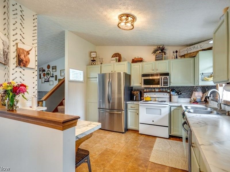 66 Manito Trail, Malvern, OH 44644 Photo 13