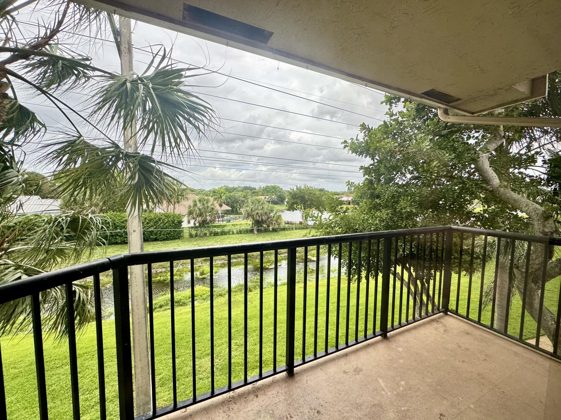 8891 Wiles Road, Unit 303, Coral Springs, FL 33067 Photo