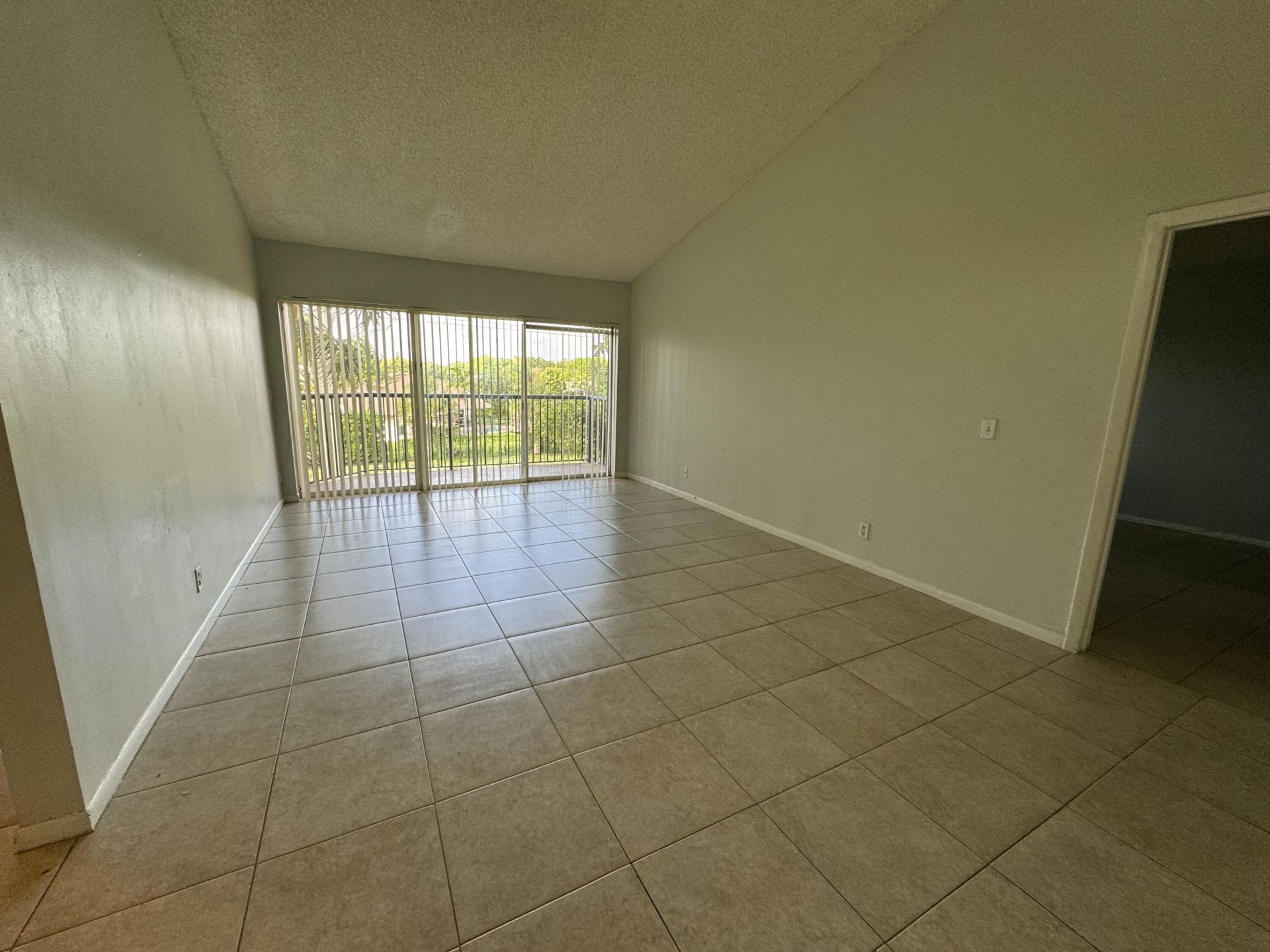 8891 Wiles Road, Unit 303, Coral Springs, FL 33067 Photo