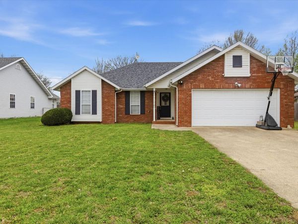 501 S Flint Avenue , Bolivar, MO 65613
