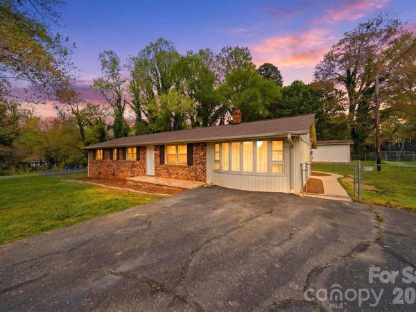 3244 25th Street Court NE, Hickory, NC 28601